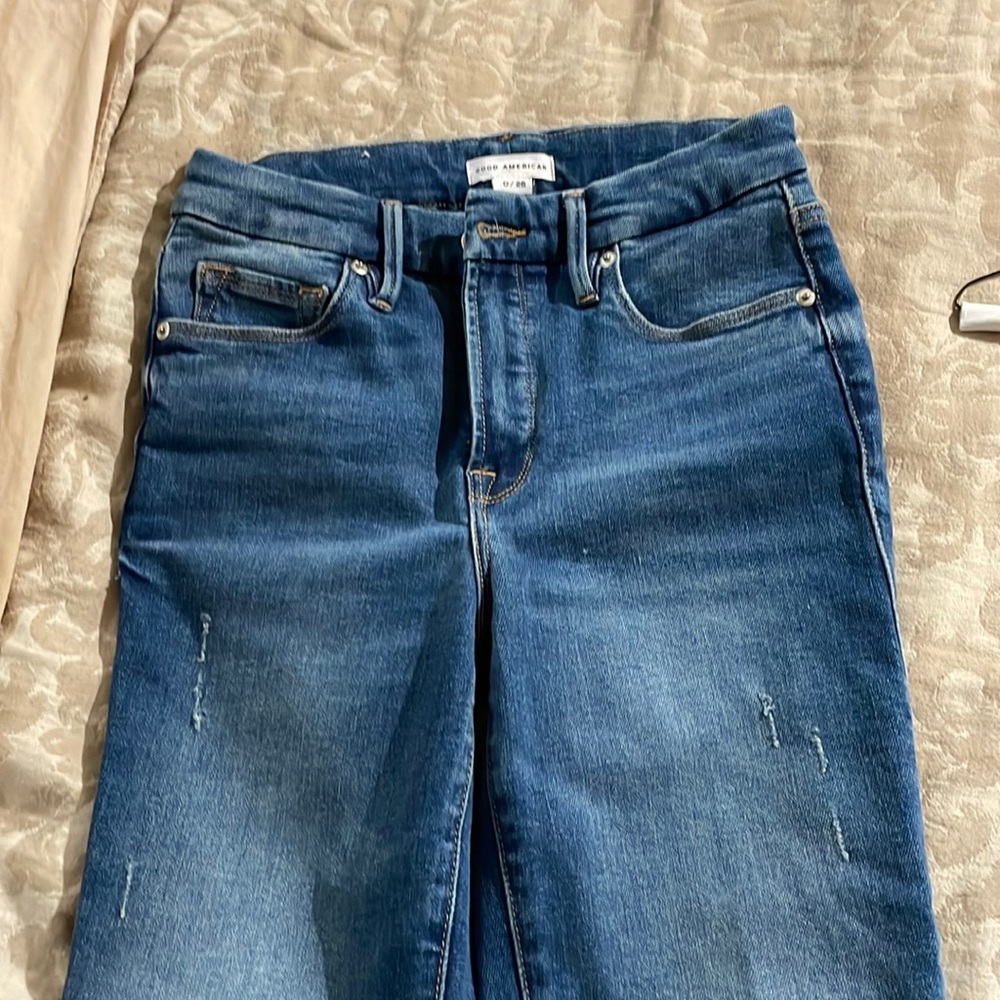 Good American straight leg slightly distressed jean